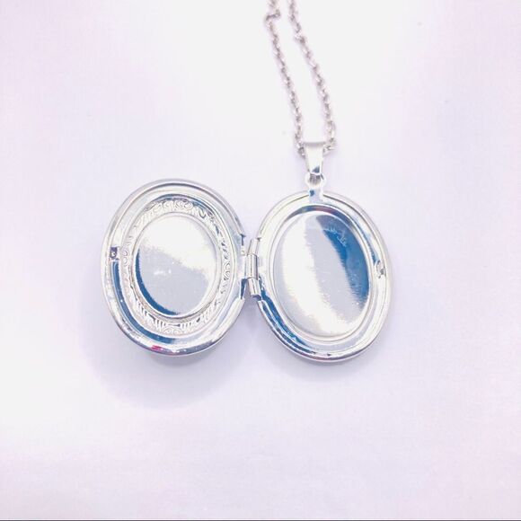 Silver color changing mood locket pendant necklace - Picture 4 of 5